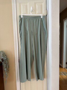Lululemon Swift Mid-Rise Wide-Leg Pant Palm Court Size 14